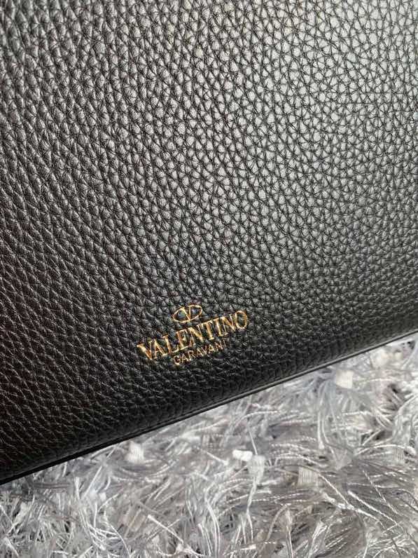 Сумка через плечо Rockstud из мелкозернистой телячьей кожи 22 см фото 6