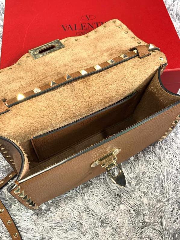 Сумка через плечо Rockstud из мелкозернистой телячьей кожи 22 см фото 7