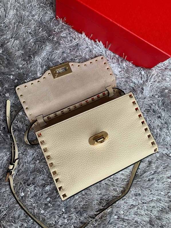 Сумка через плечо Rockstud из мелкозернистой телячьей кожи 22 см фото 8