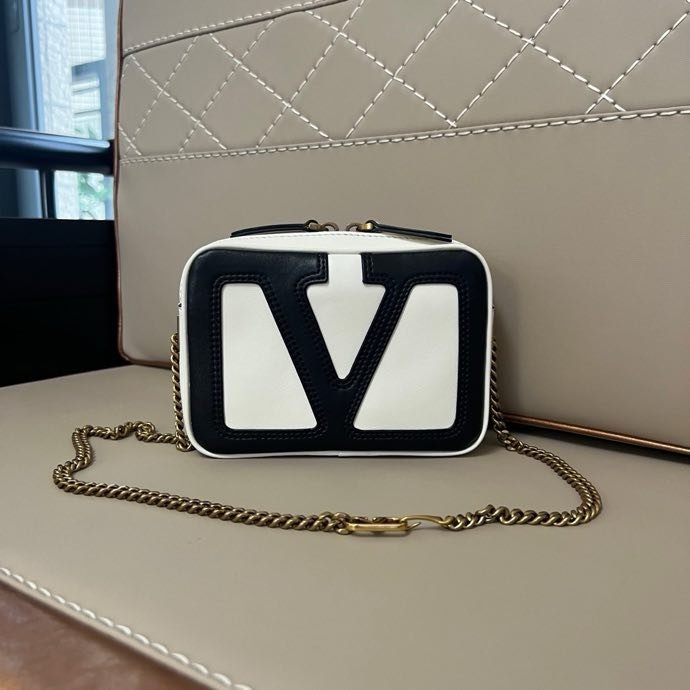 A bag across shoulder VIVA SUPERSTAR 17 cm