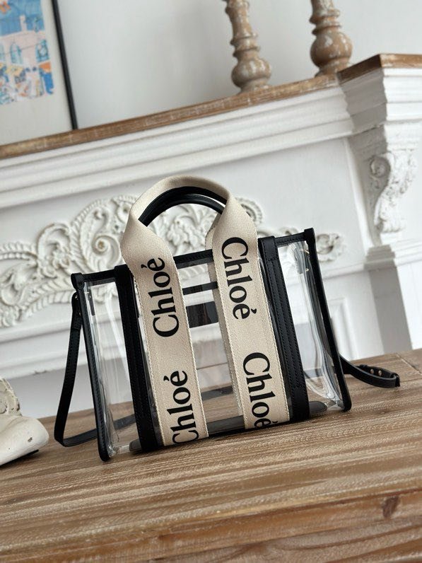 A bag Chloe Woody Holiday 26 cm