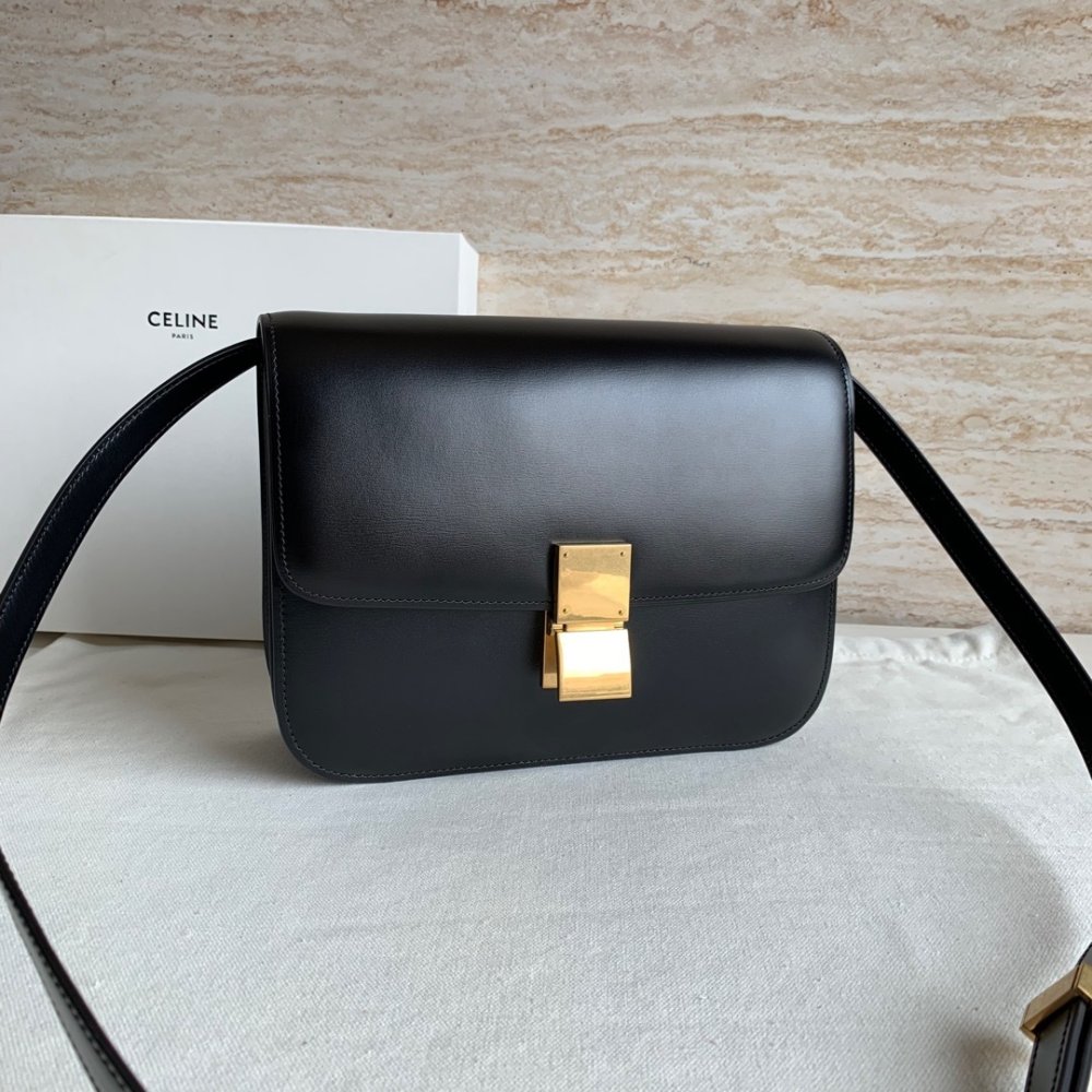 Сумка Classic Box Bag 24 см через плечо