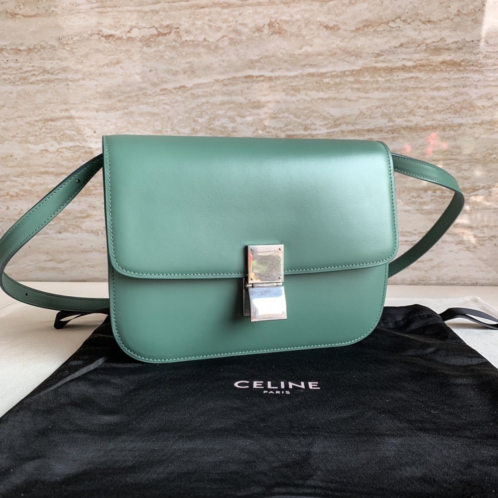 Сумка Classic Box Bag 24 см через плечо