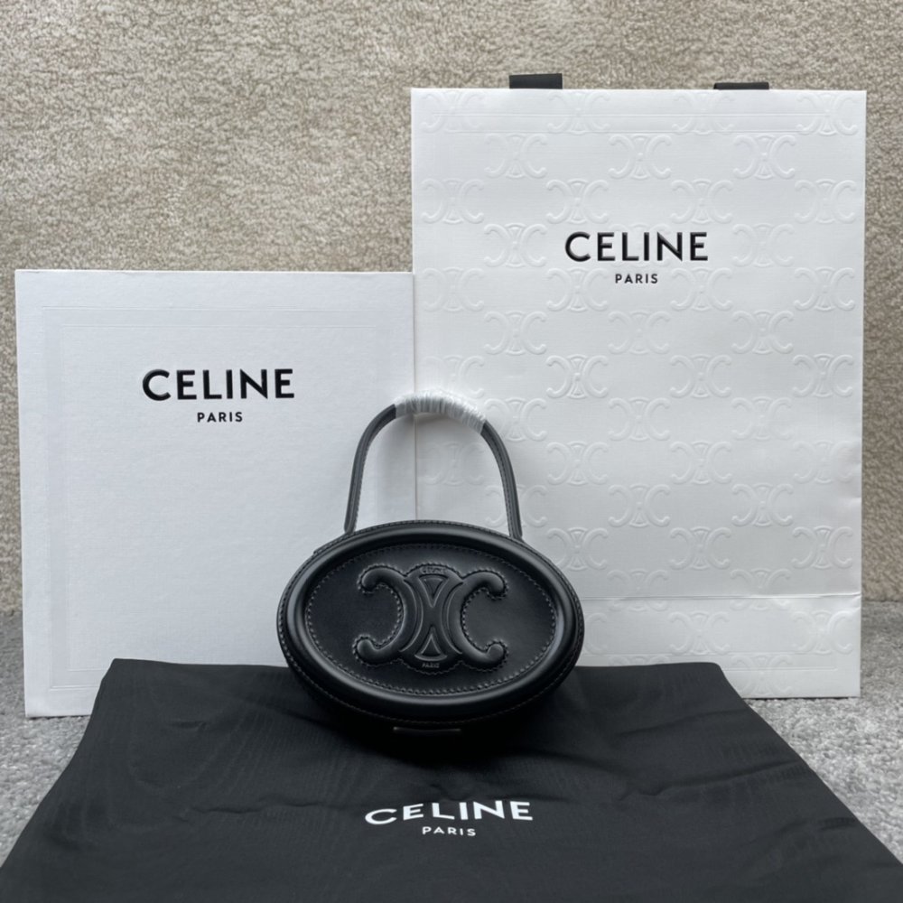 Сумка CUIR TRIOMPHE 20 см из гладкой коровьей кожи
