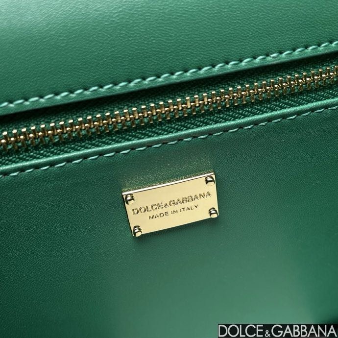 Сумка DG Logo через плечо кожаная женская 20 см фото 5