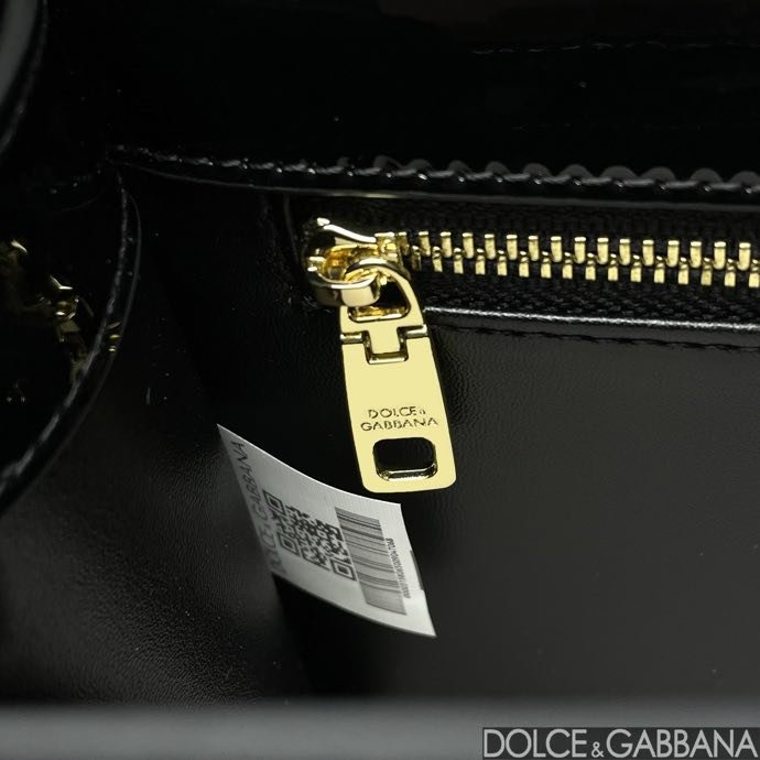 Сумка DG Logo через плечо кожаная женская 20 см фото 7