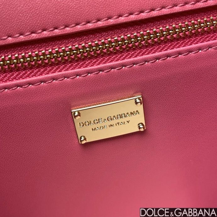 Сумка DG Logo через плечо кожаная женская 20 см фото 7