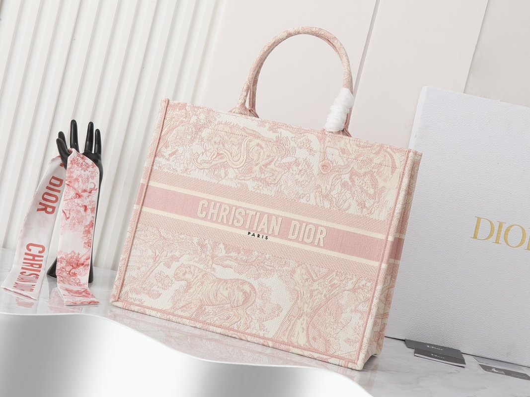 Сумка Dior Book Tote 42 см