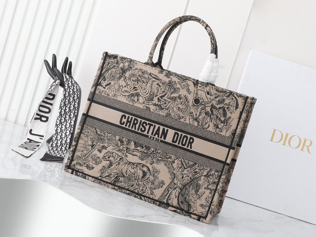 Сумка Dior Book Tote 42 см