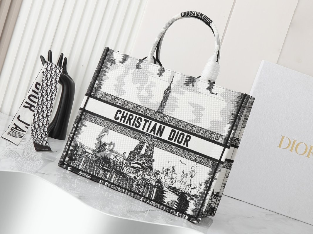 Сумка Dior Book Tote 42 см
