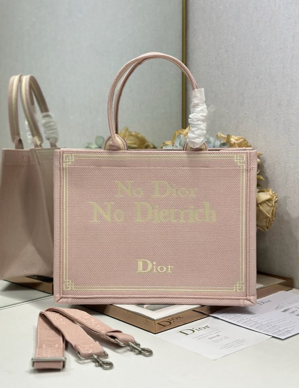 Сумка Dior Book Tote Medium 36 см