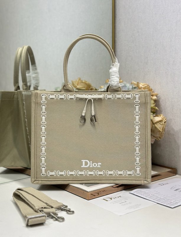 Сумка Dior Book Tote Medium 36 см