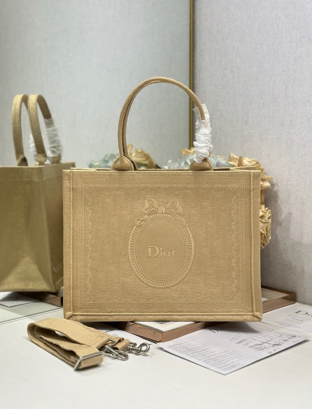 Сумка Dior Book Tote Medium 36 см