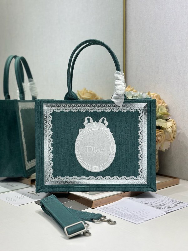 Сумка Dior Book Tote Medium 36 см