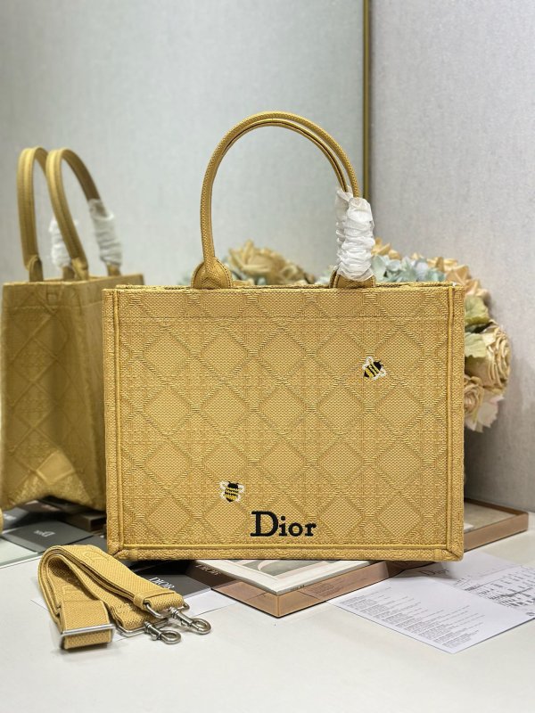 Сумка Dior Book Tote Medium 36 см