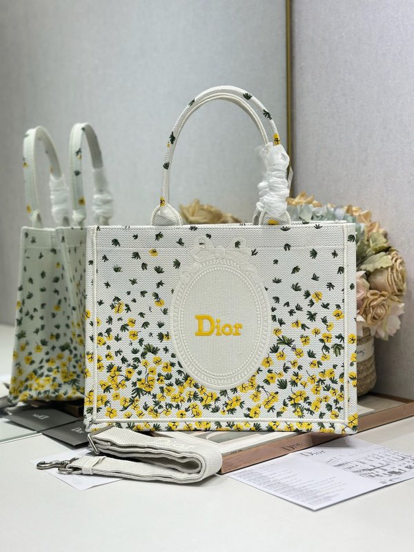 Сумка Dior Book Tote Medium 36 см