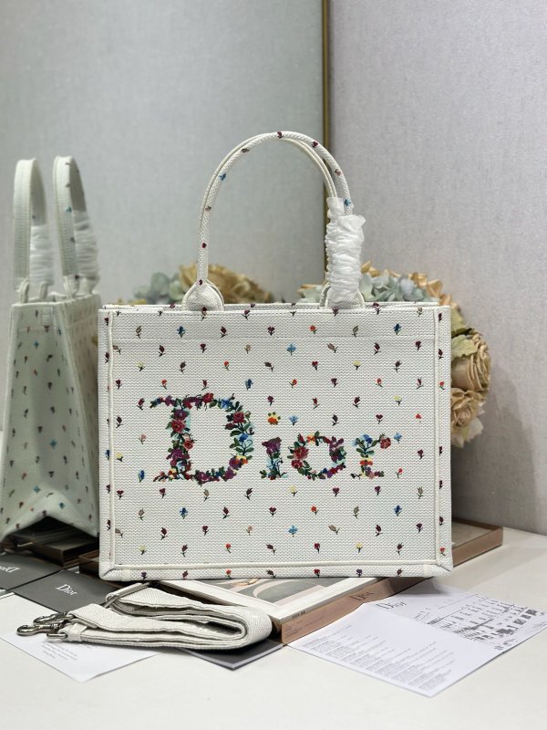 Сумка Dior Book Tote Medium 36 см