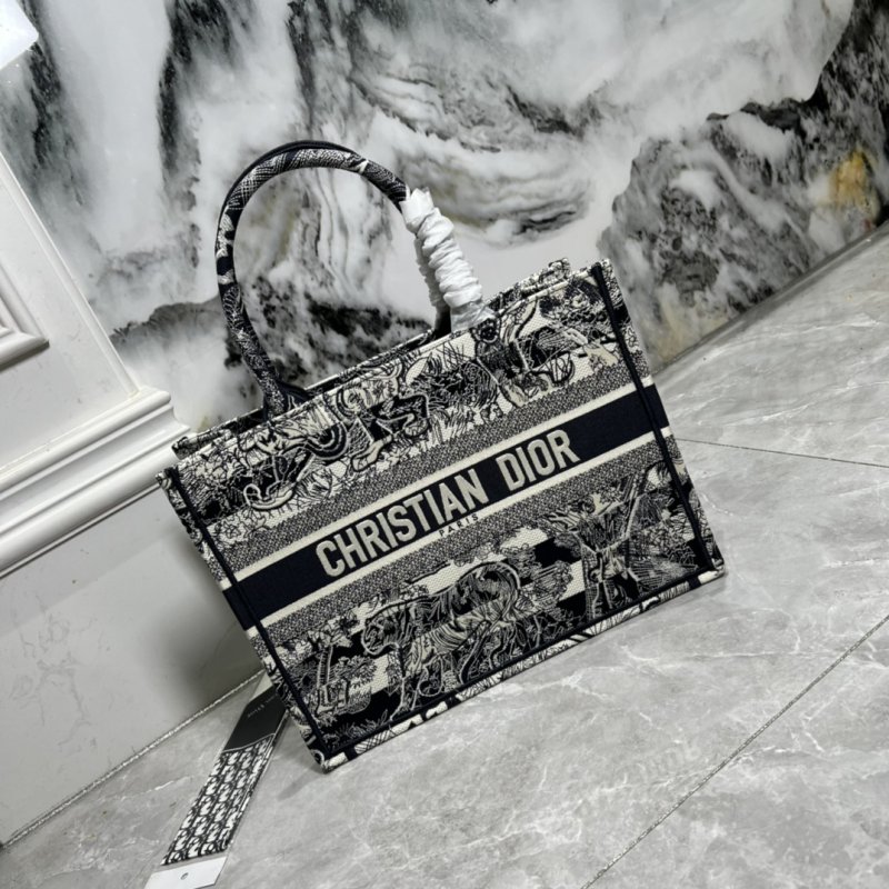 Сумка Dior Book Tote Medium 36 см