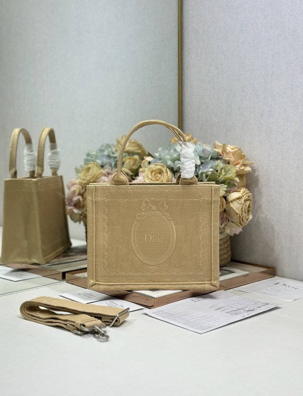 Сумка Dior Book Tote Mini 26 см