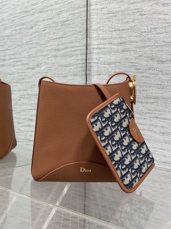 A bag Dior Medaillon 19 cm leather
