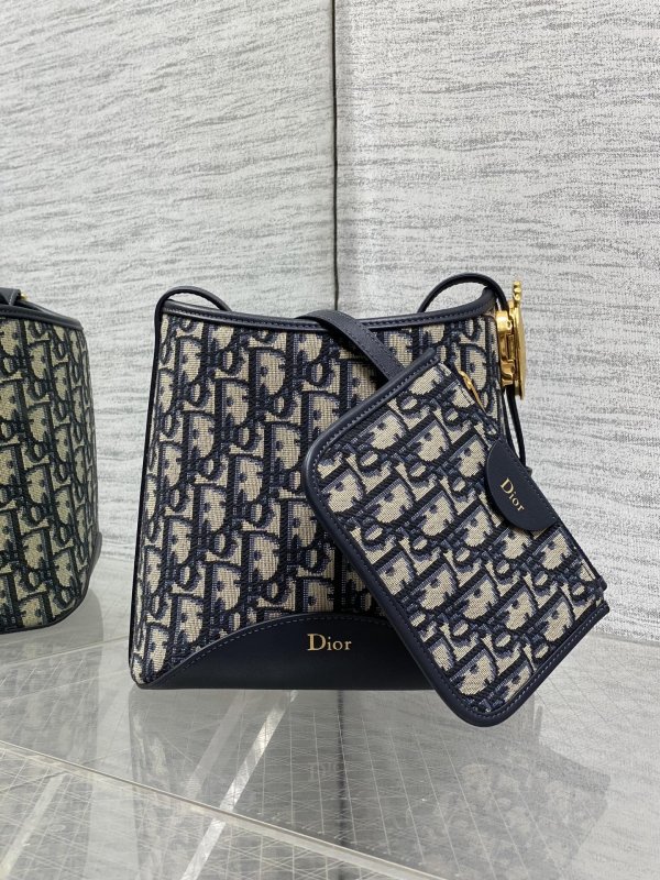 Сумка Dior Medaillon 19 см