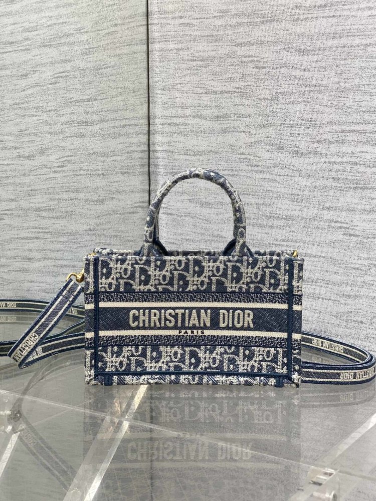 Сумка Dior Tote 21 см