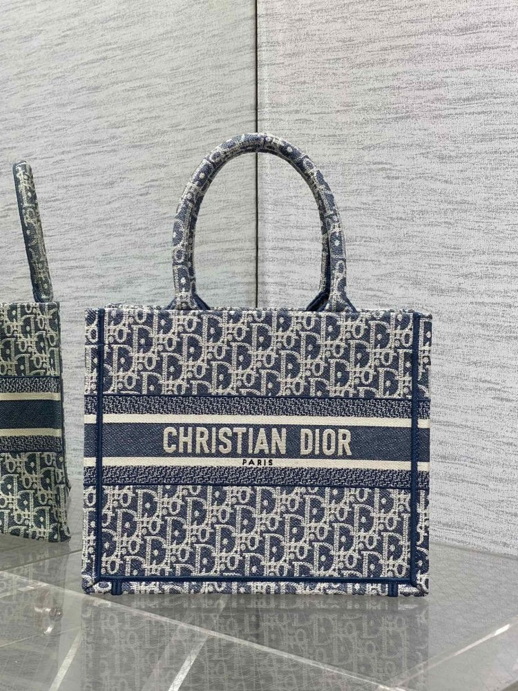Сумка Dior Tote 26 см