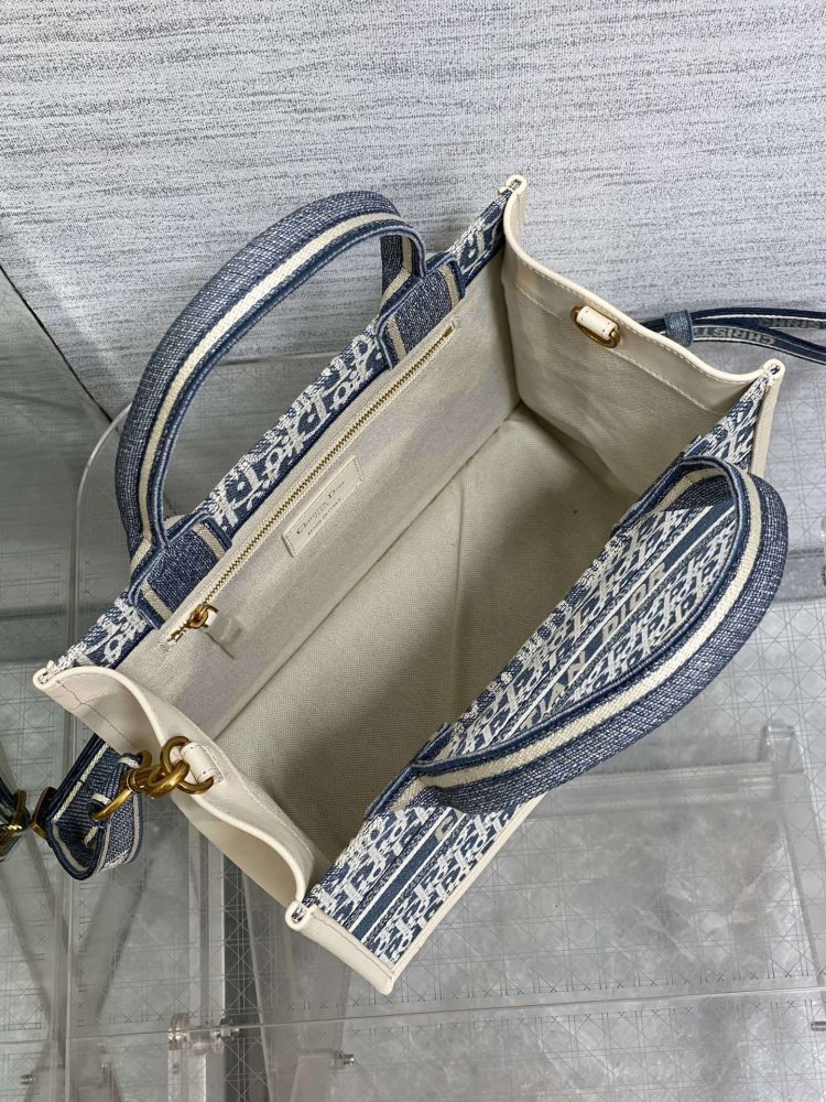 A bag Dior Tote 26 cm фото 8