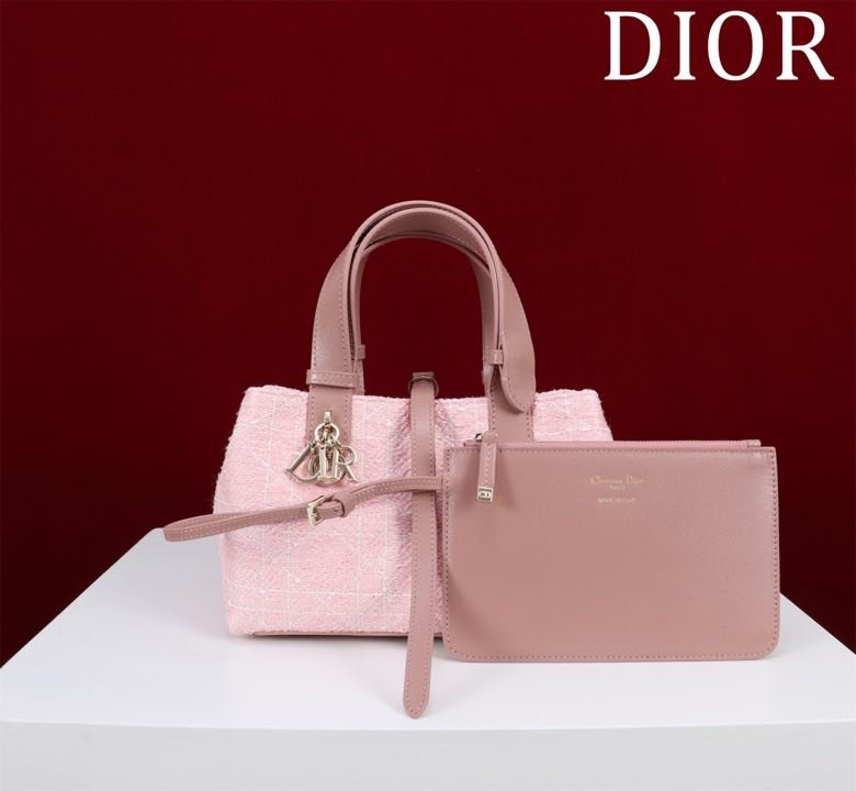 Сумка Dior Toujours из кожи 23 см