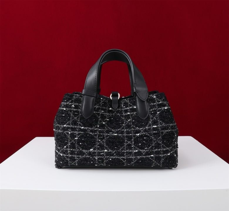 Сумка Dior Toujours из кожи 23 см фото 3