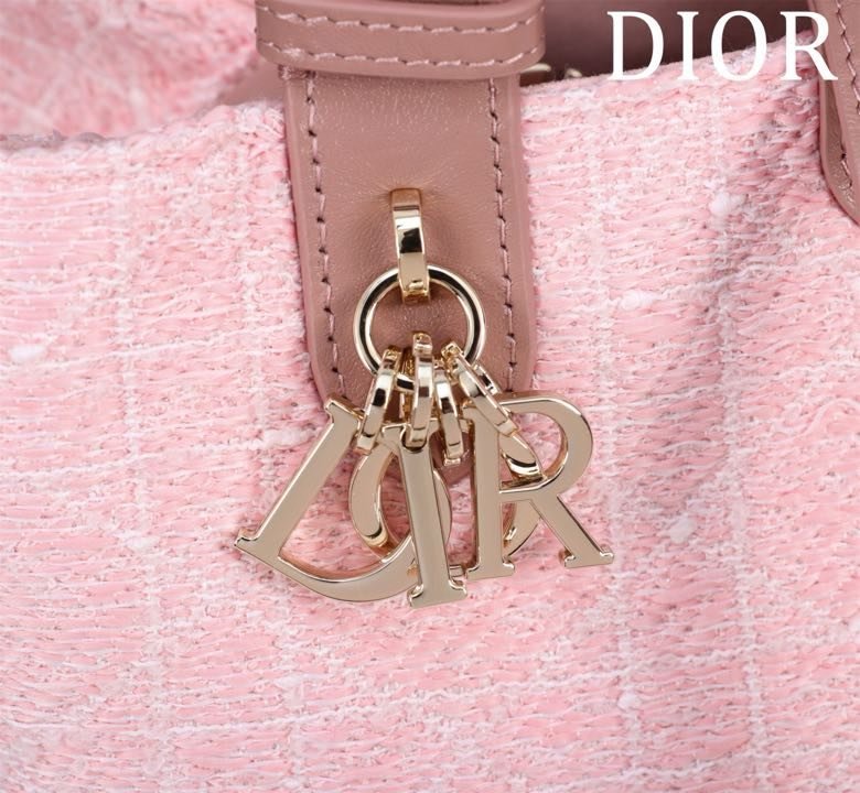 Сумка Dior Toujours из кожи 23 см фото 7