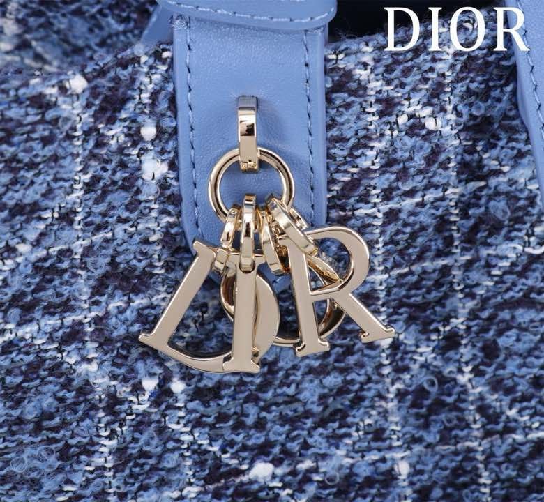Сумка Dior Toujours из кожи 23 см фото 8