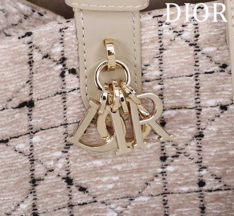 Сумка Dior Toujours из кожи 23 см фото 8