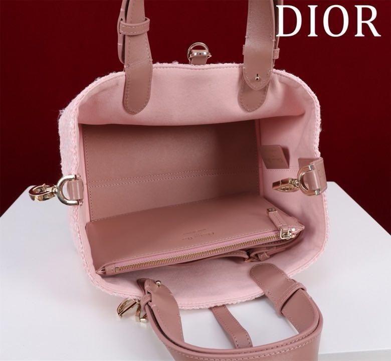 Сумка Dior Toujours из кожи 23 см фото 9
