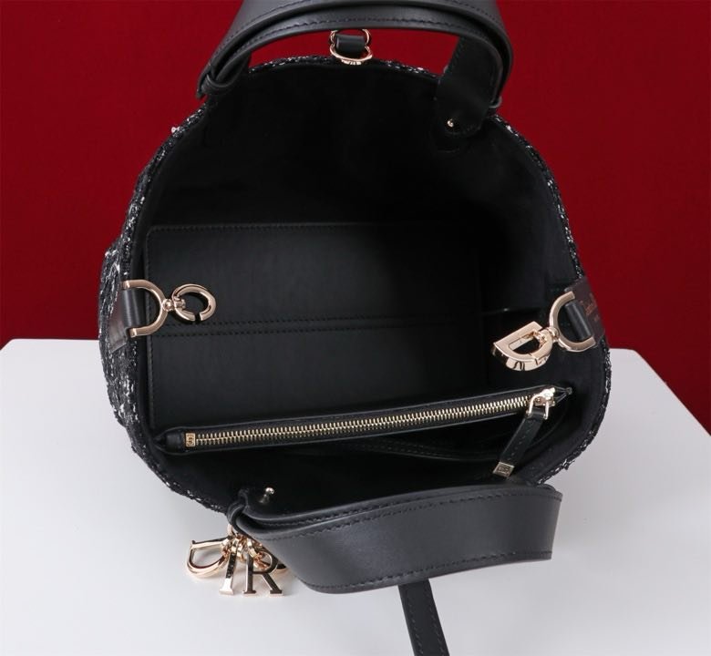 Сумка Dior Toujours из кожи 23 см фото 9