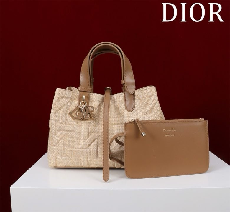 Сумка Dior Toujours из кожи 28 см