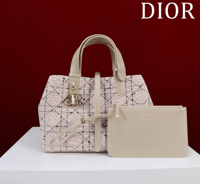 Сумка Dior Toujours из кожи 28 см