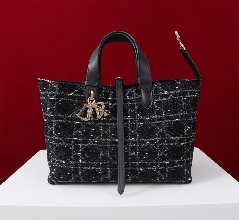 Сумка Dior Toujours из кожи 28 см фото 2