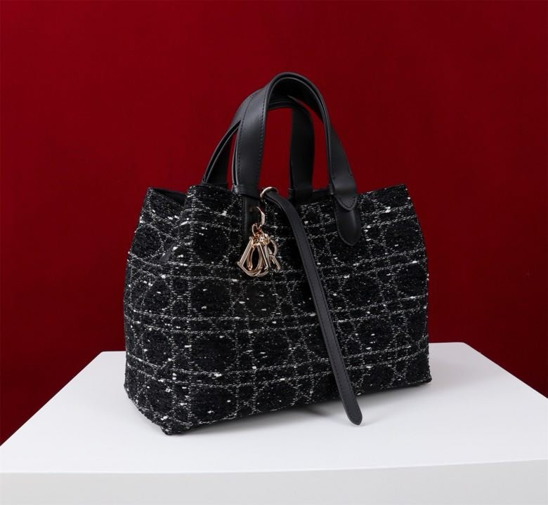 Сумка Dior Toujours из кожи 28 см фото 3