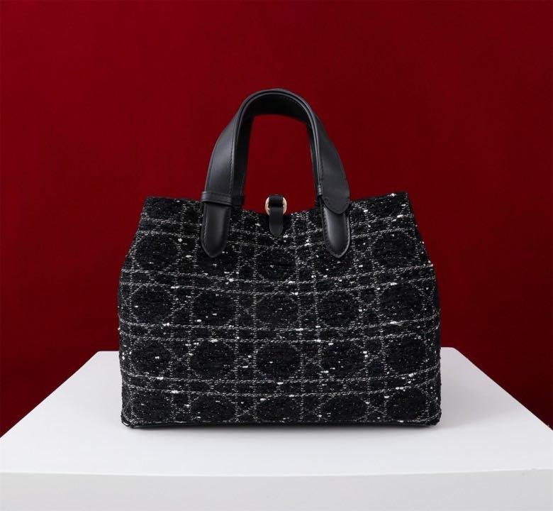 Сумка Dior Toujours из кожи 28 см фото 4