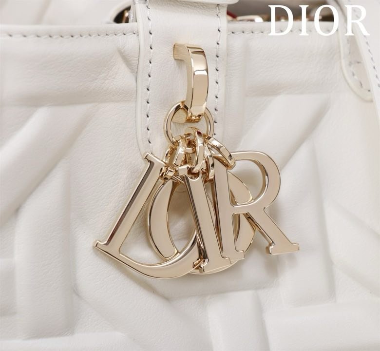 Сумка Dior Toujours из кожи 28 см фото 5