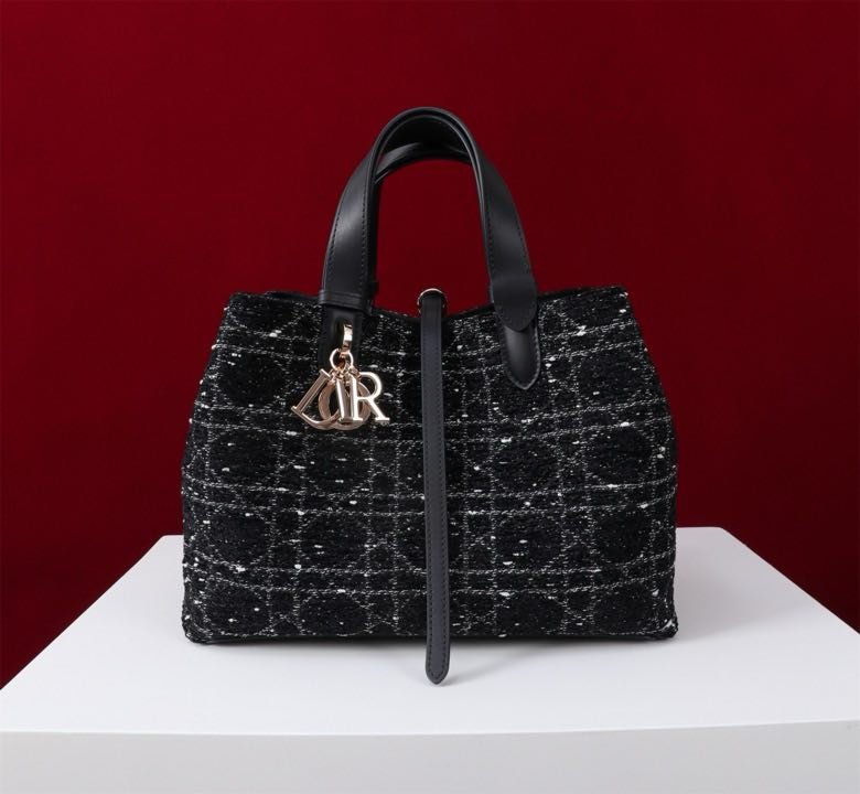 Сумка Dior Toujours из кожи 28 см фото 5