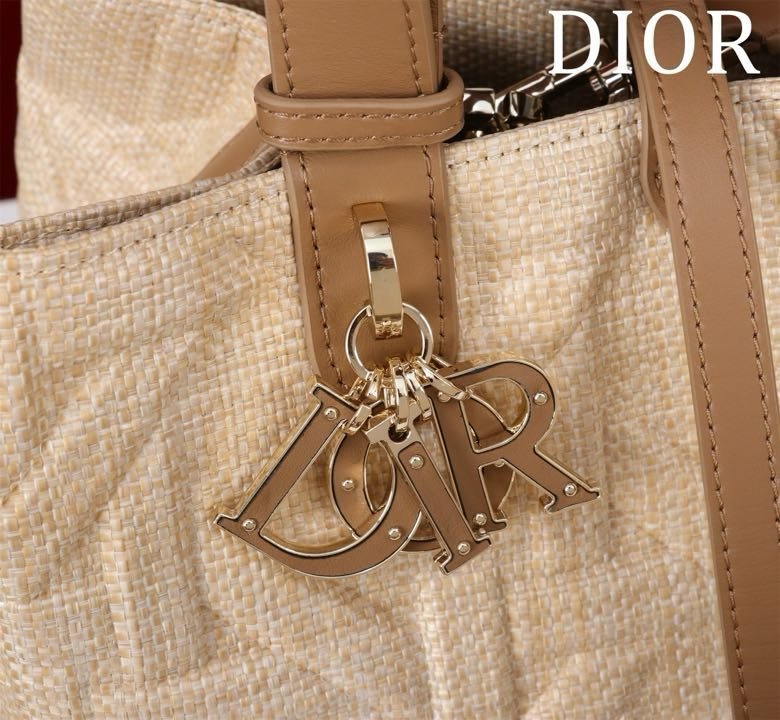 Сумка Dior Toujours из кожи 28 см фото 6