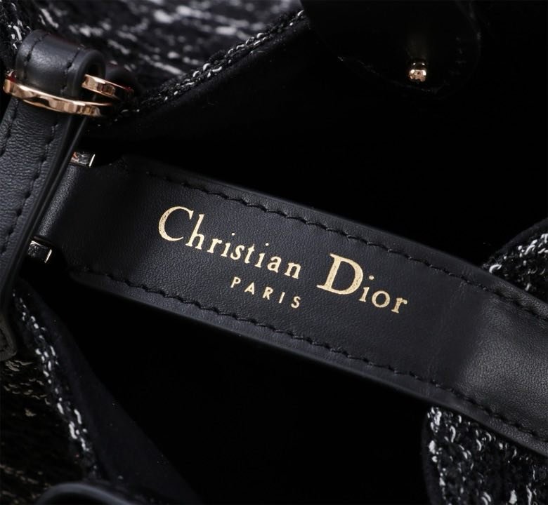 Сумка Dior Toujours из кожи 28 см фото 6