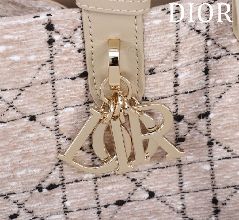 Сумка Dior Toujours из кожи 28 см фото 7