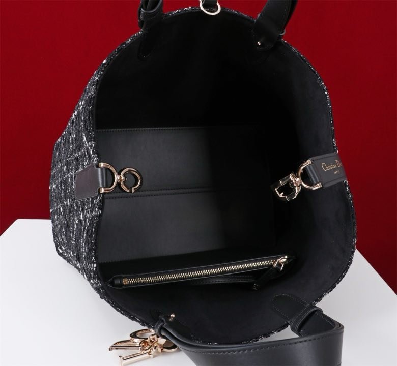 Сумка Dior Toujours из кожи 28 см фото 8