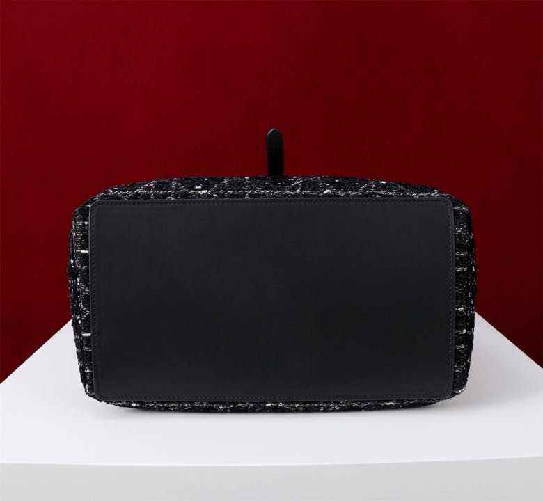 Сумка Dior Toujours из кожи 28 см фото 9