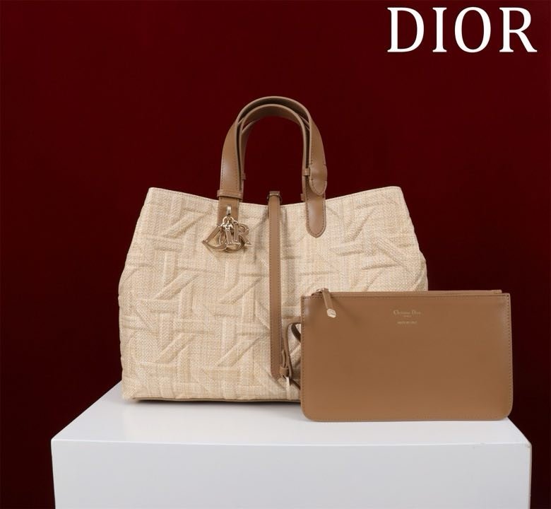 Сумка Dior Toujours из кожи 37 см