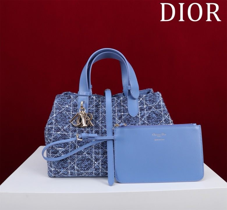 Сумка Dior Toujours из кожи 37 см