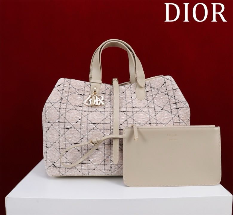 Сумка Dior Toujours из кожи 37 см